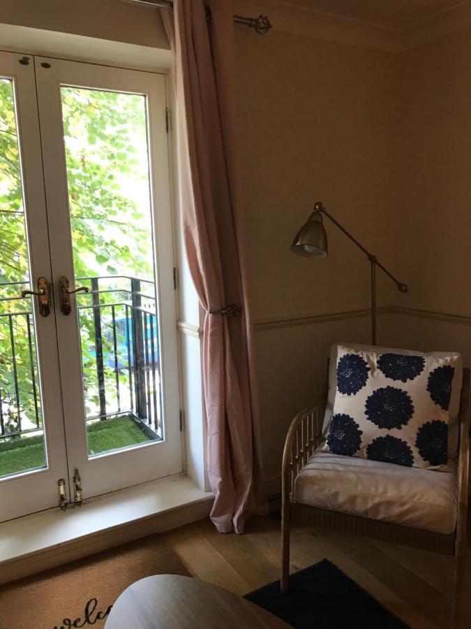 Key & Flowers - Kensington Residence 1 Лондон Екстериор снимка